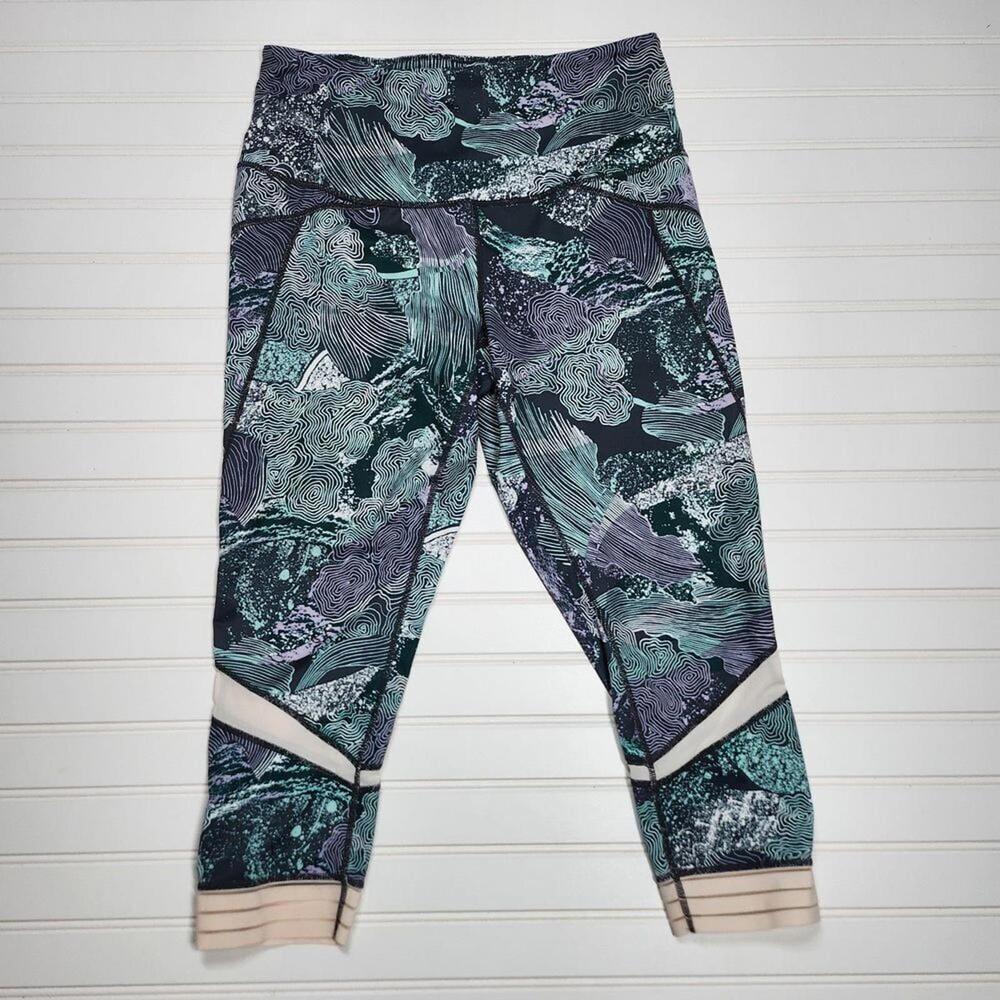 Women's Patterned Capri Leggings with Mesh Detail Zella Large